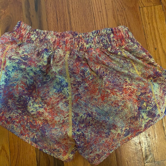 Lululemon Hotty Hot Shorts Seawheeze Sz 6 - Picture 4 of 5